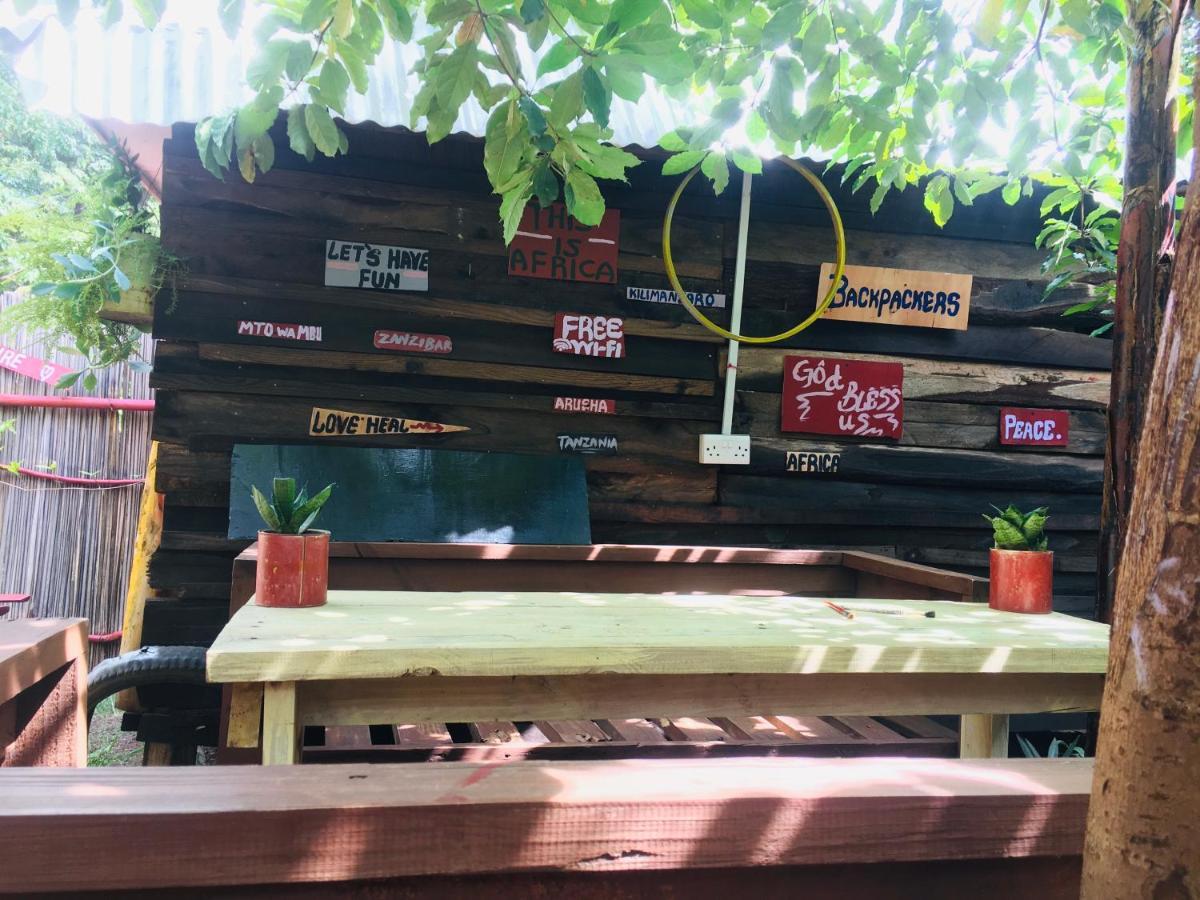 Ava Garden Backpackers Apartment Mto wa Mbu Exterior foto